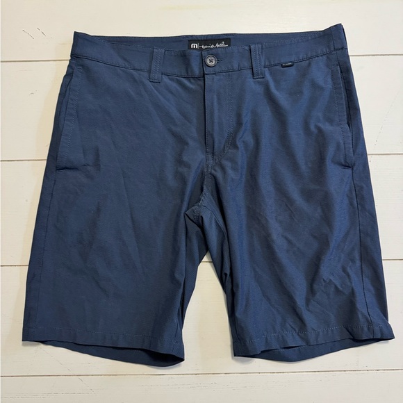 Travis Mathew Shorts - Picture 1 of 4